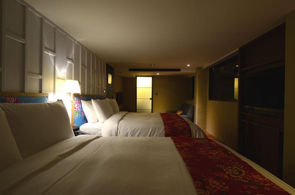 Reddot Hotel Đài Trung Ngoại thất bức ảnh